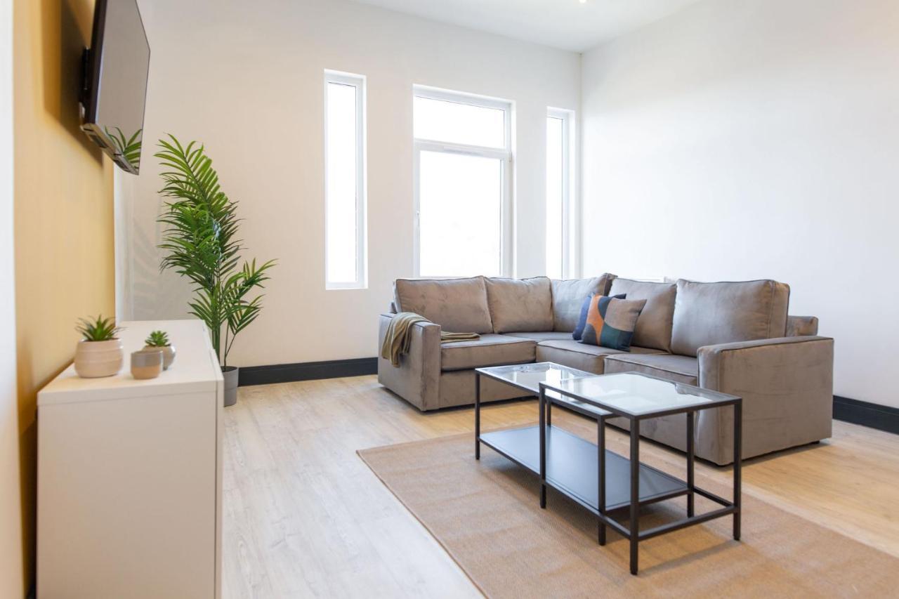 The Kingsway- 2 Bedroom Central Swansea Apartments By Stayright Extérieur photo