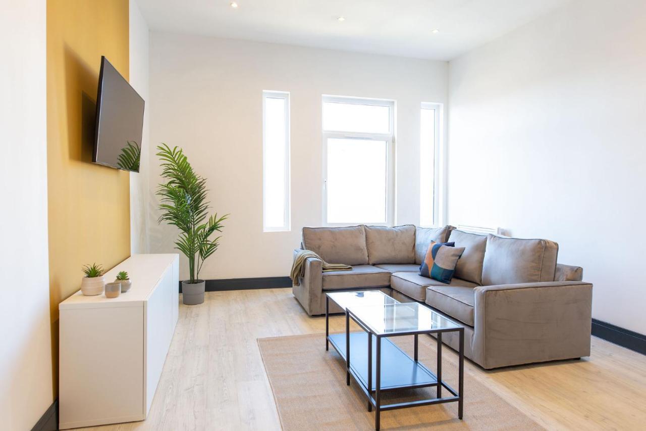 The Kingsway- 2 Bedroom Central Swansea Apartments By Stayright Extérieur photo
