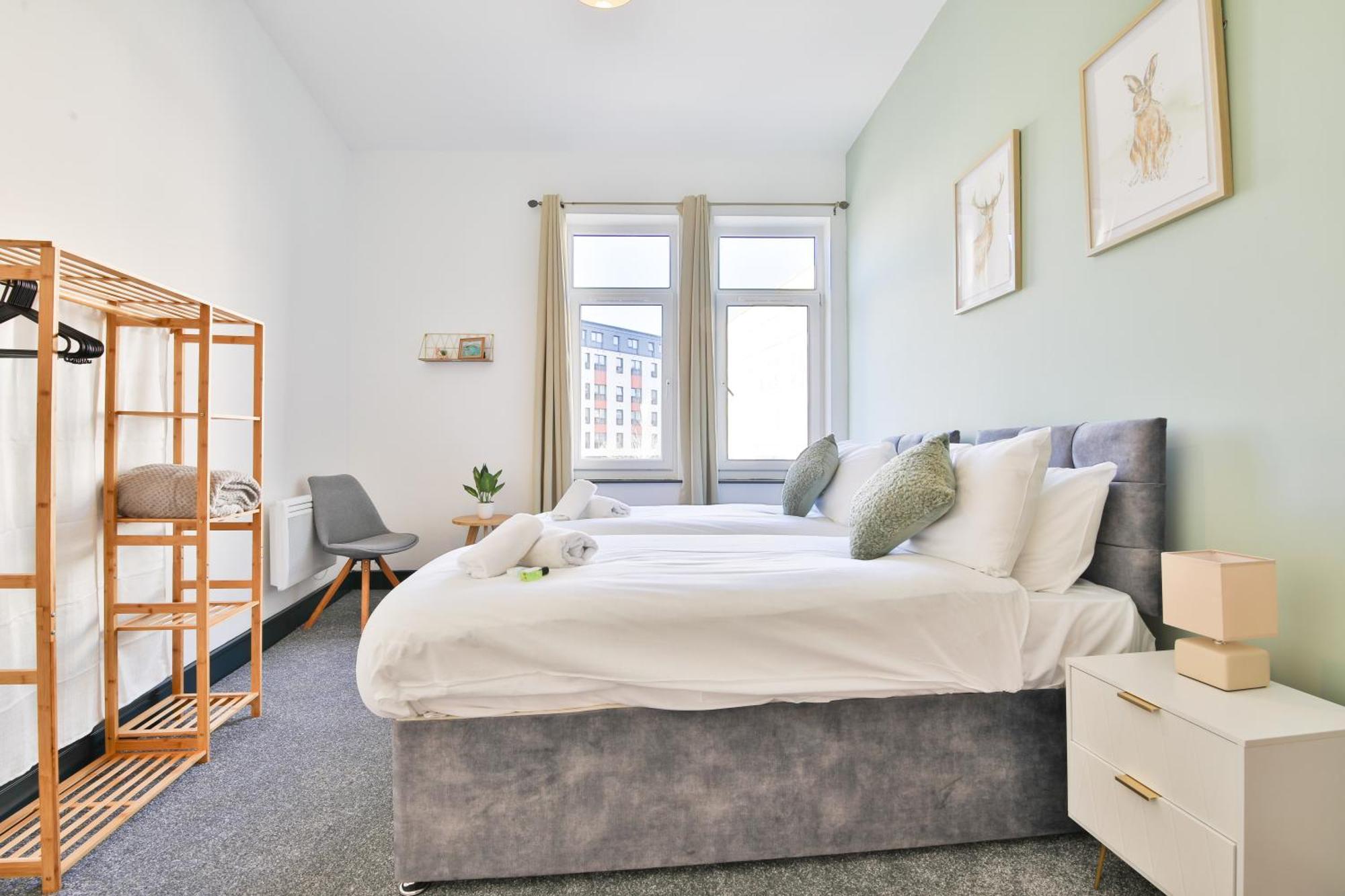 The Kingsway- 2 Bedroom Central Swansea Apartments By Stayright Extérieur photo