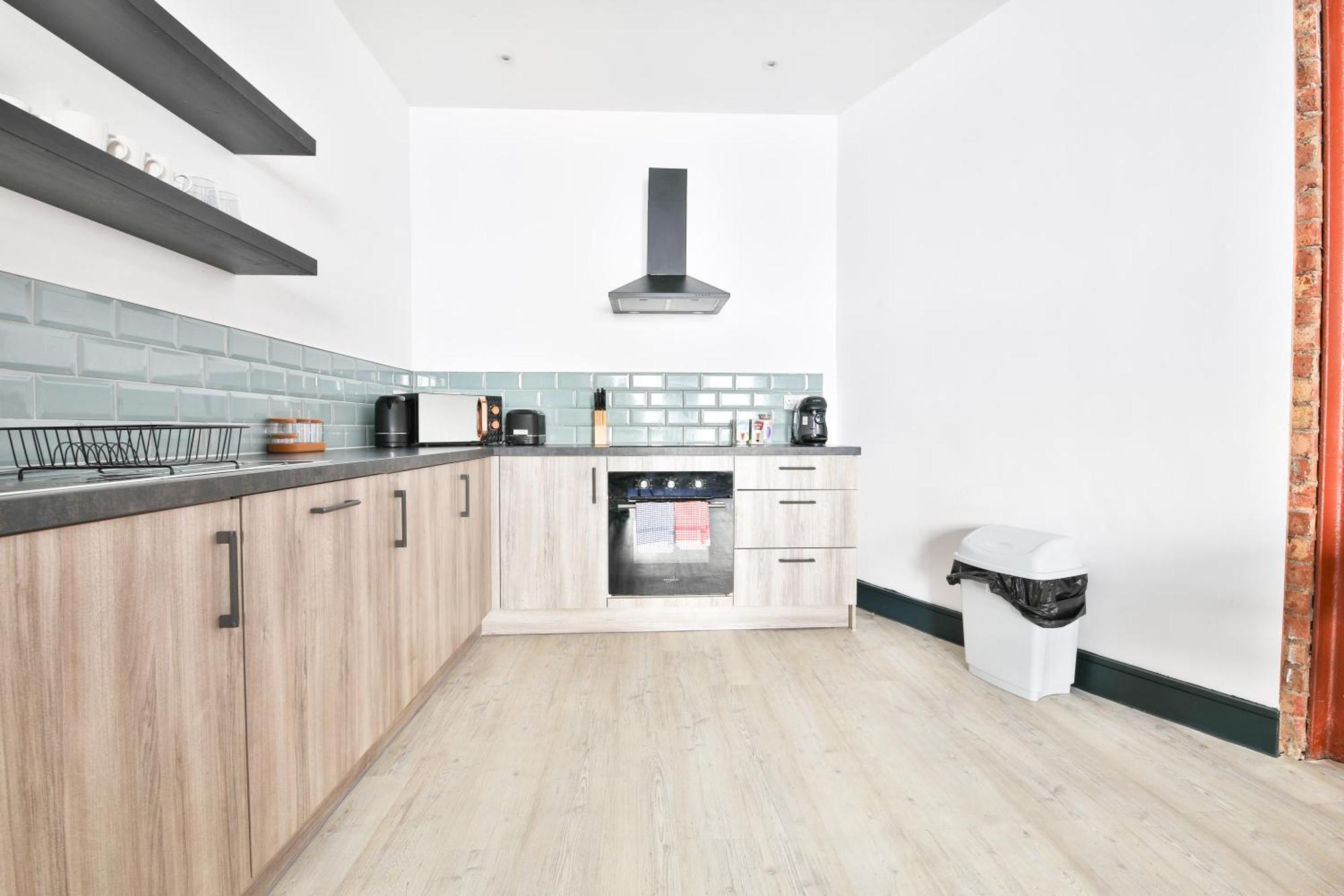 The Kingsway- 2 Bedroom Central Swansea Apartments By Stayright Extérieur photo