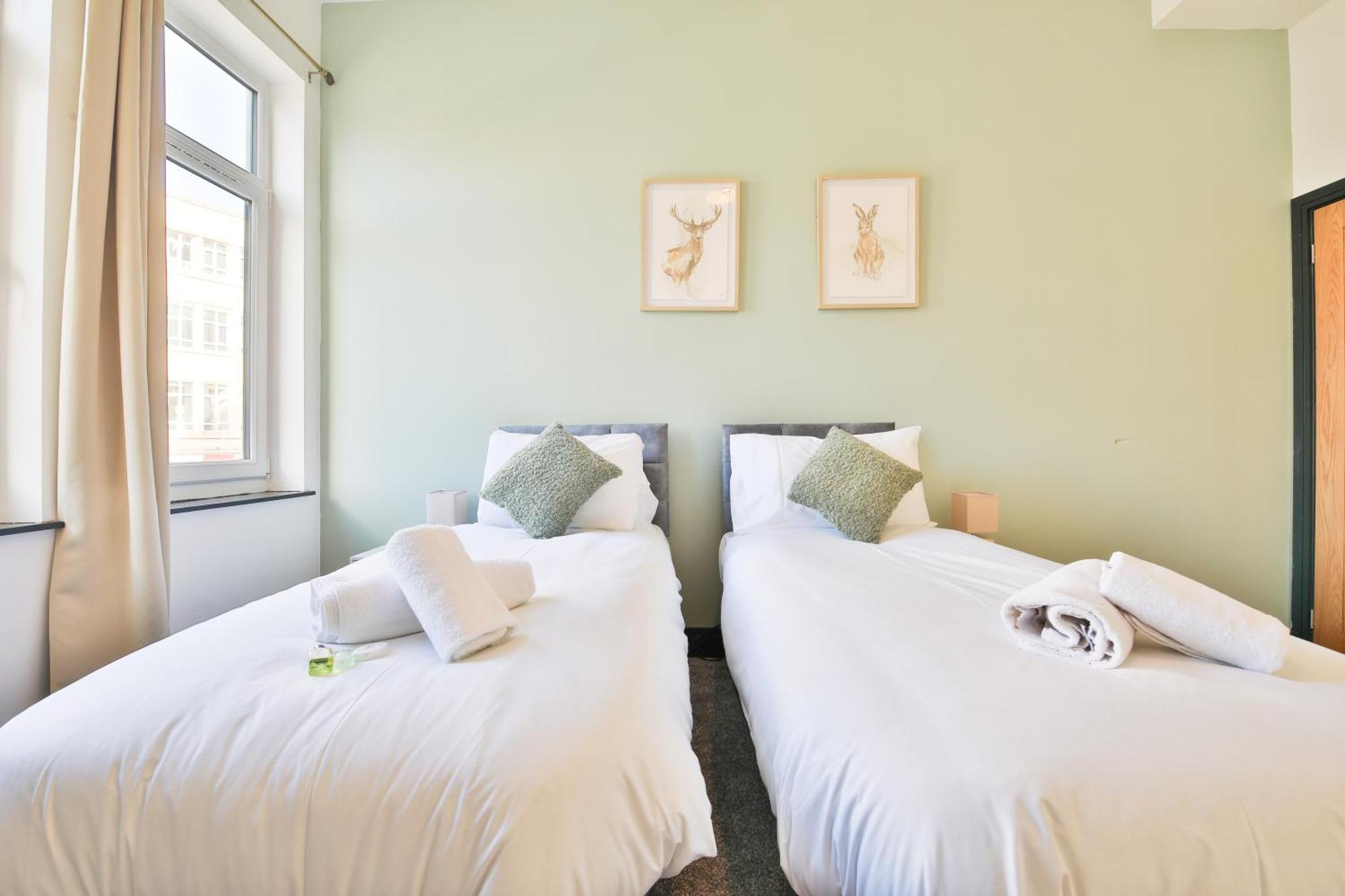 The Kingsway- 2 Bedroom Central Swansea Apartments By Stayright Extérieur photo