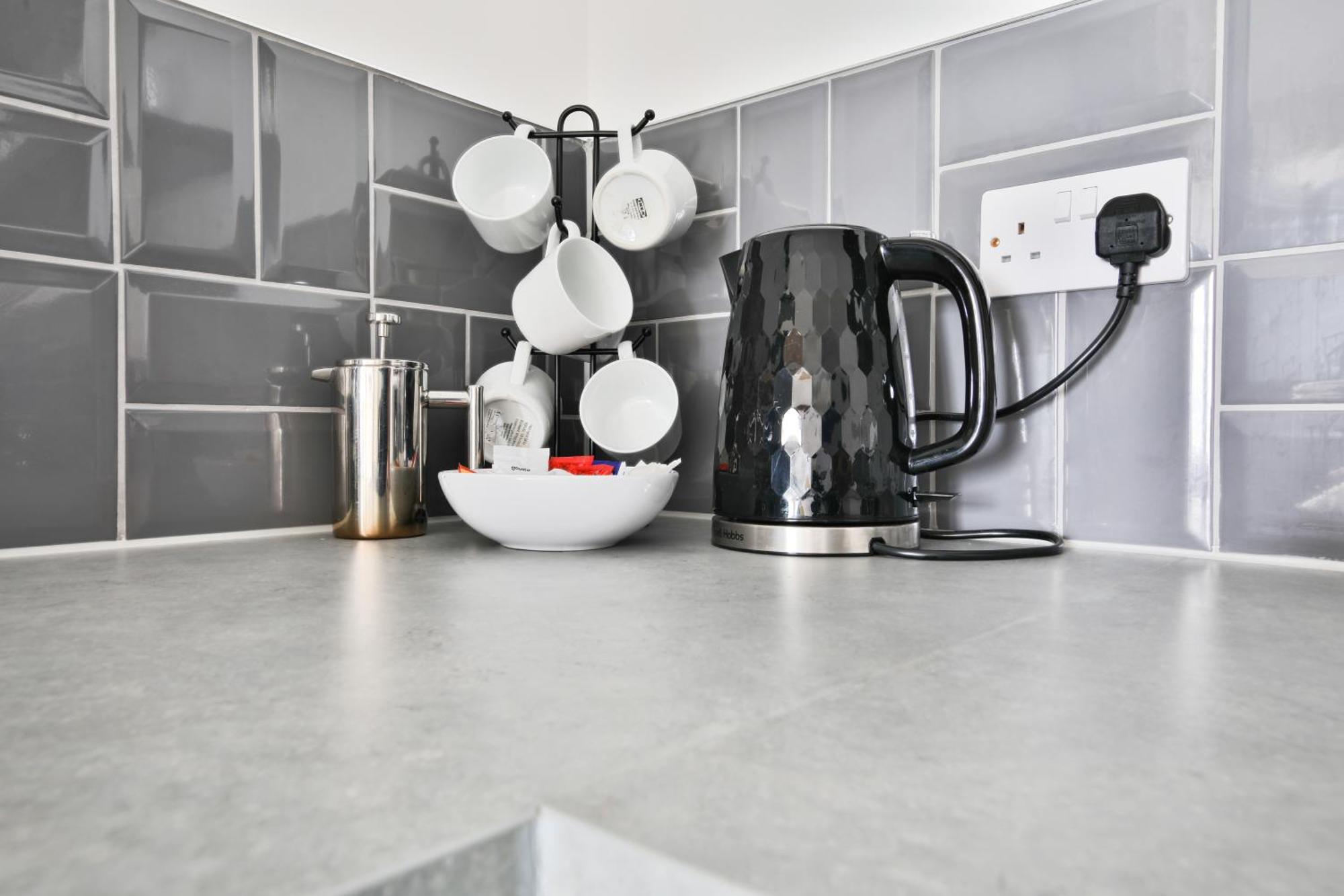 The Kingsway- 2 Bedroom Central Swansea Apartments By Stayright Extérieur photo