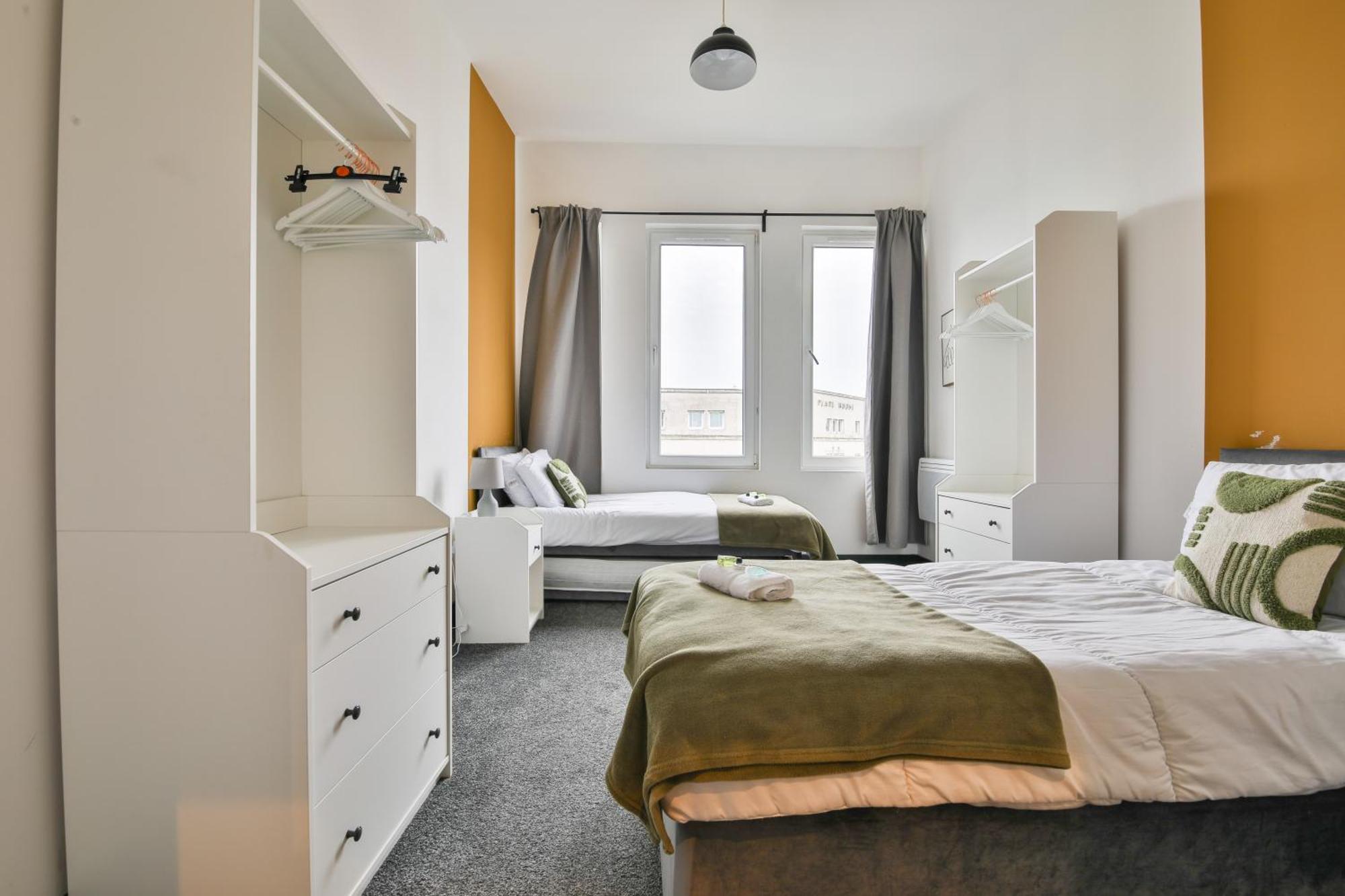 The Kingsway- 2 Bedroom Central Swansea Apartments By Stayright Extérieur photo