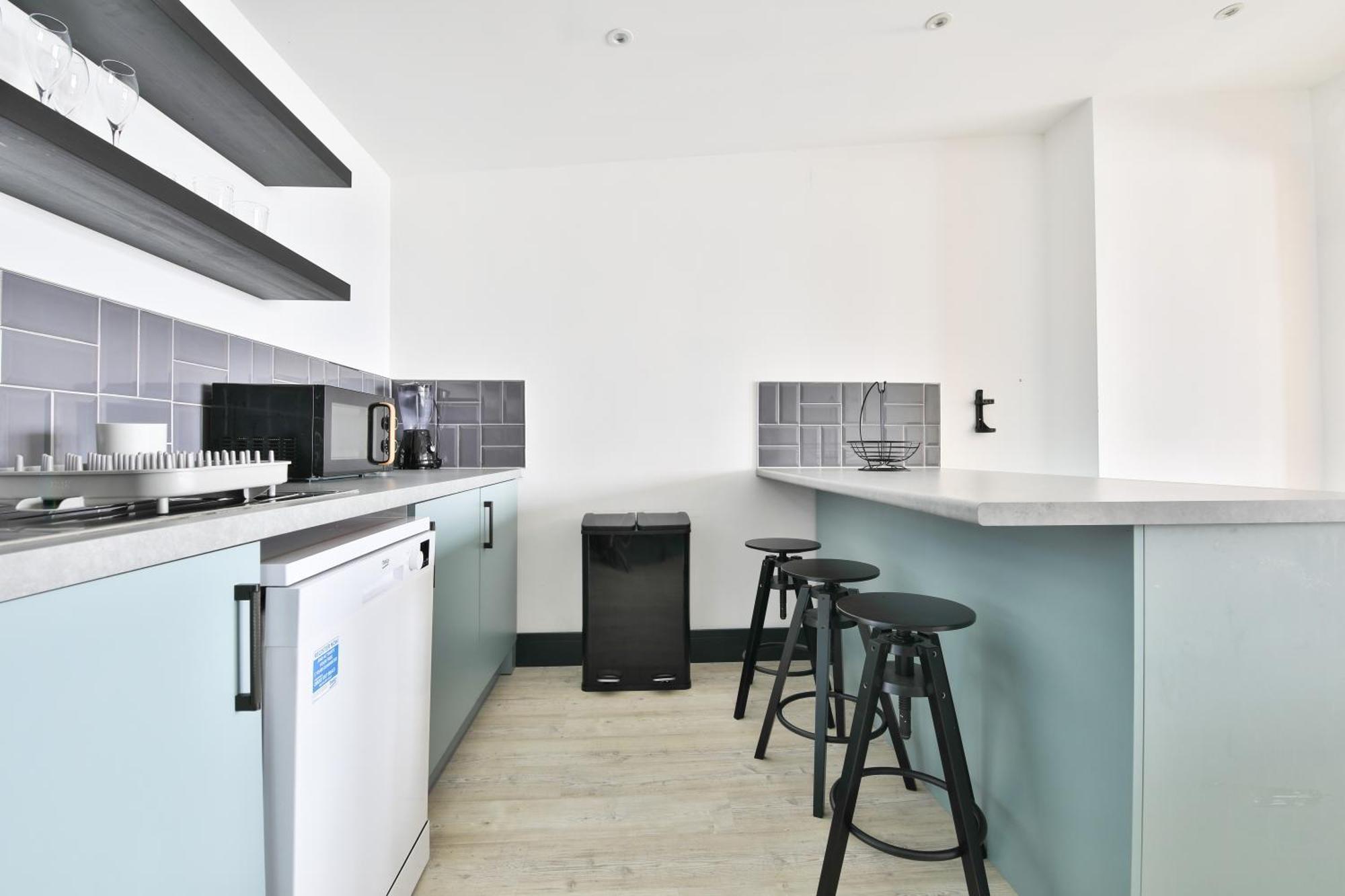 The Kingsway- 2 Bedroom Central Swansea Apartments By Stayright Extérieur photo