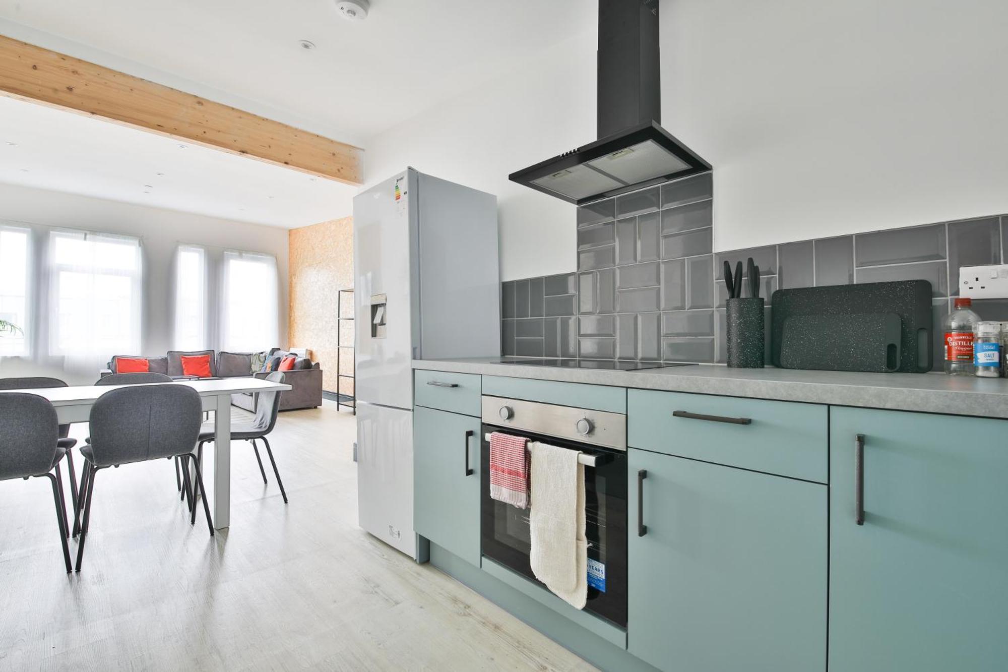The Kingsway- 2 Bedroom Central Swansea Apartments By Stayright Extérieur photo