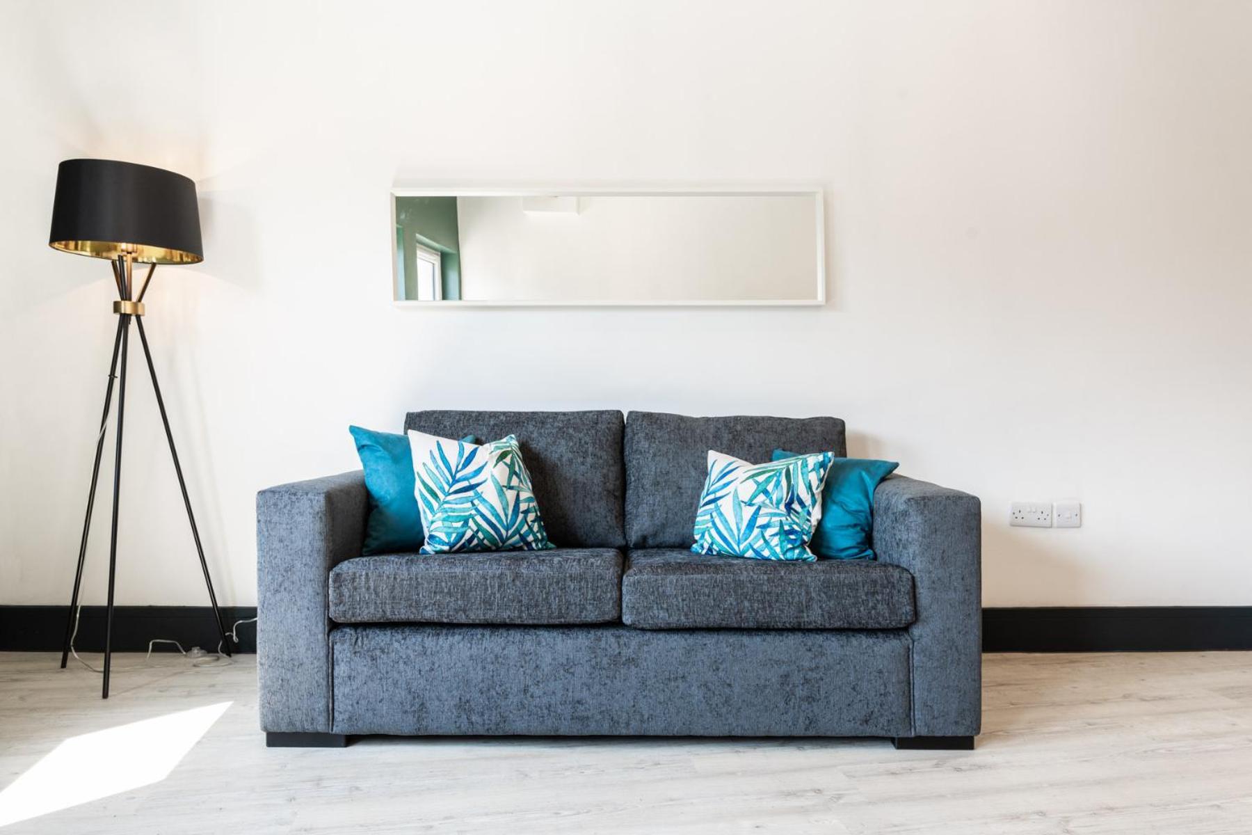 The Kingsway- 2 Bedroom Central Swansea Apartments By Stayright Extérieur photo