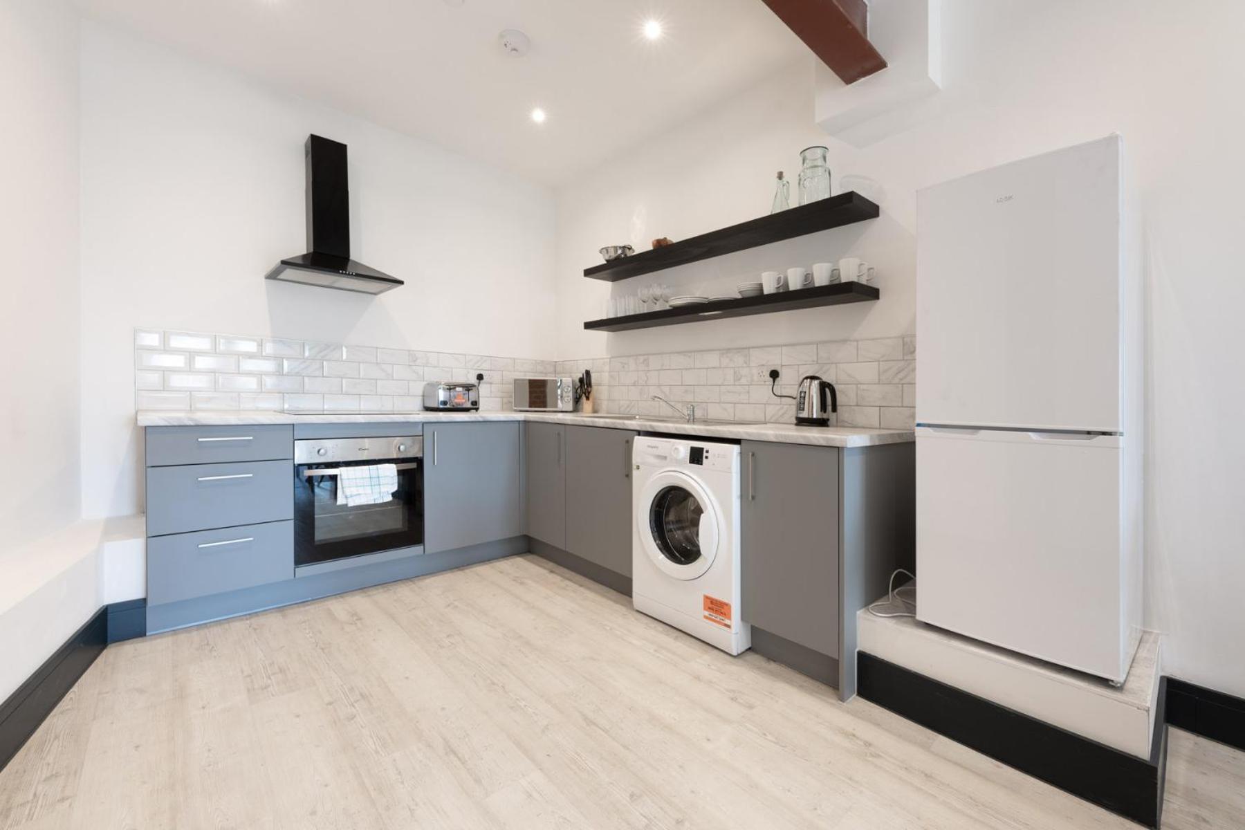 The Kingsway- 2 Bedroom Central Swansea Apartments By Stayright Extérieur photo