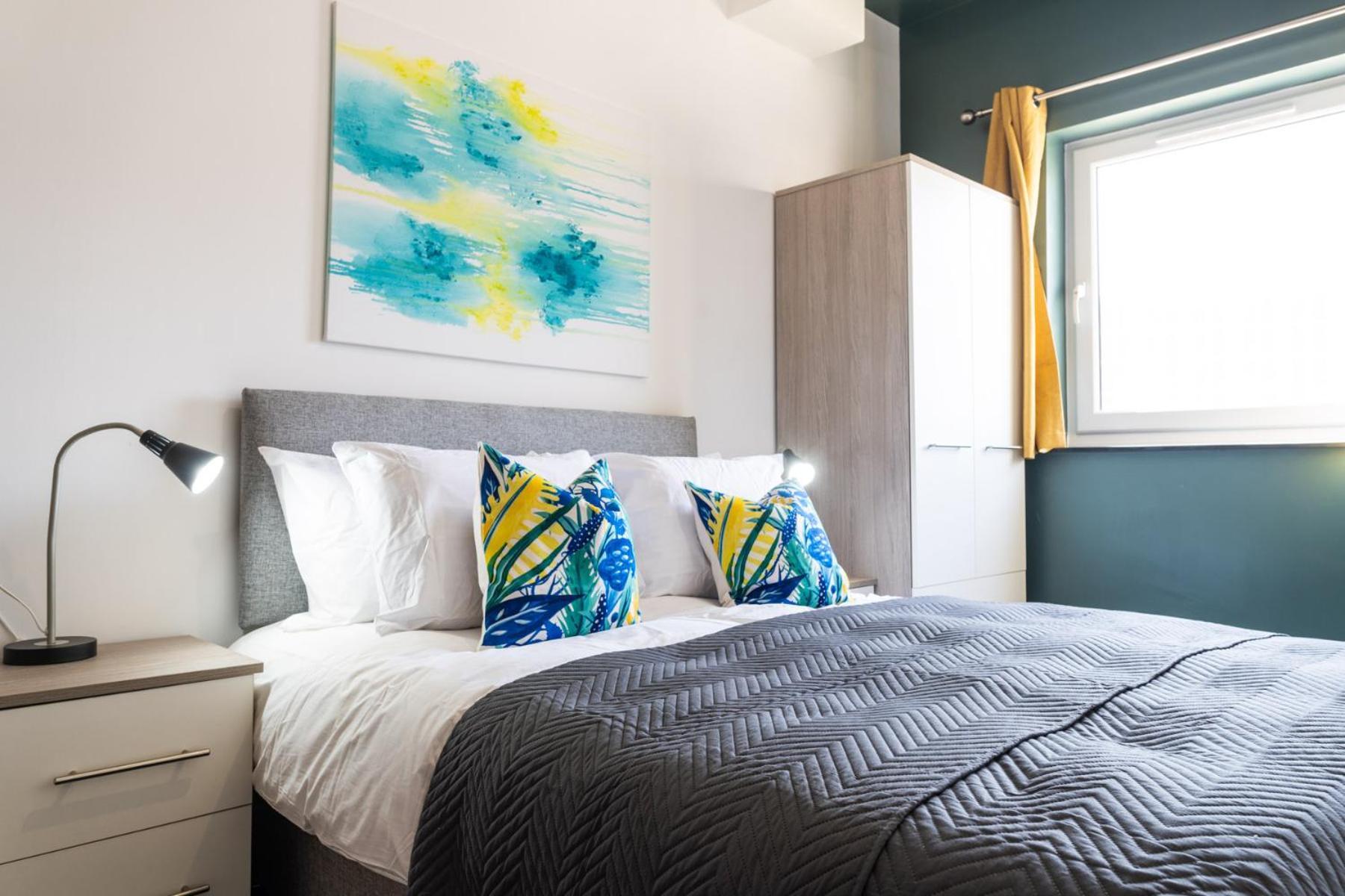 The Kingsway- 2 Bedroom Central Swansea Apartments By Stayright Extérieur photo