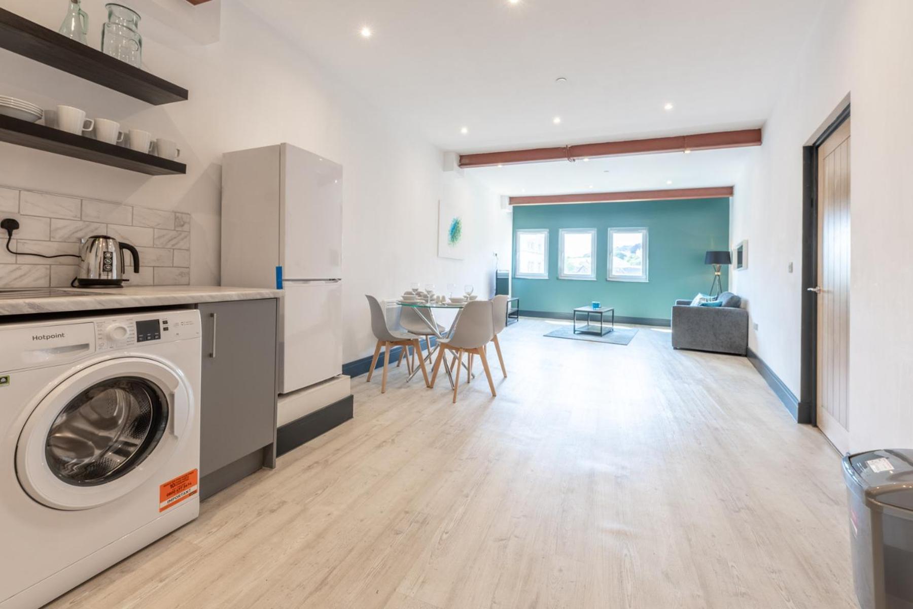 The Kingsway- 2 Bedroom Central Swansea Apartments By Stayright Extérieur photo