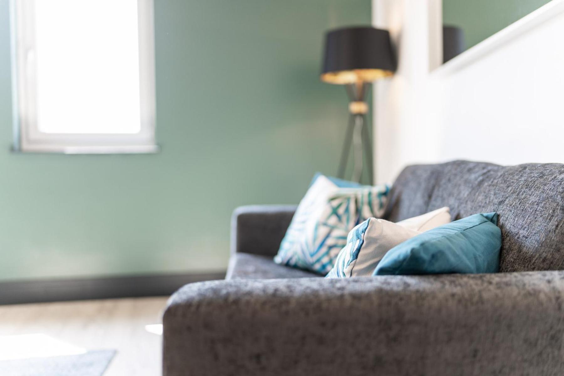 The Kingsway- 2 Bedroom Central Swansea Apartments By Stayright Extérieur photo