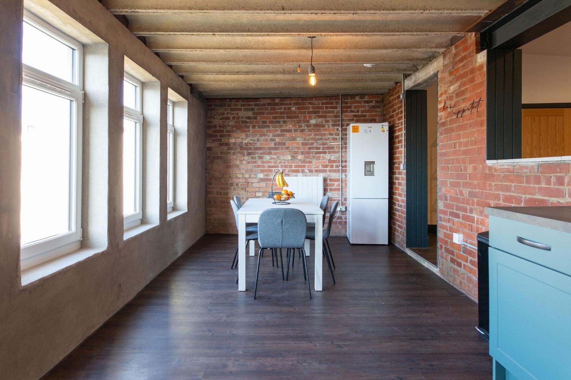 The Kingsway- 2 Bedroom Central Swansea Apartments By Stayright Extérieur photo
