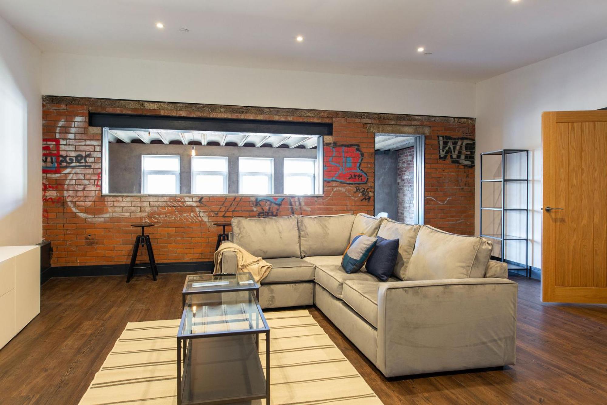 The Kingsway- 2 Bedroom Central Swansea Apartments By Stayright Extérieur photo