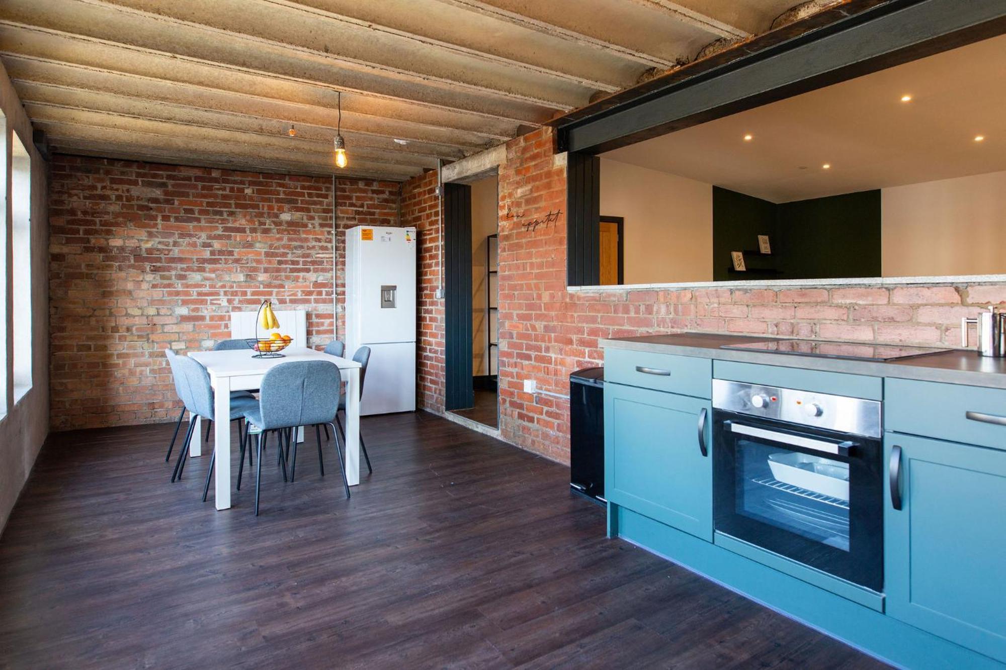 The Kingsway- 2 Bedroom Central Swansea Apartments By Stayright Extérieur photo
