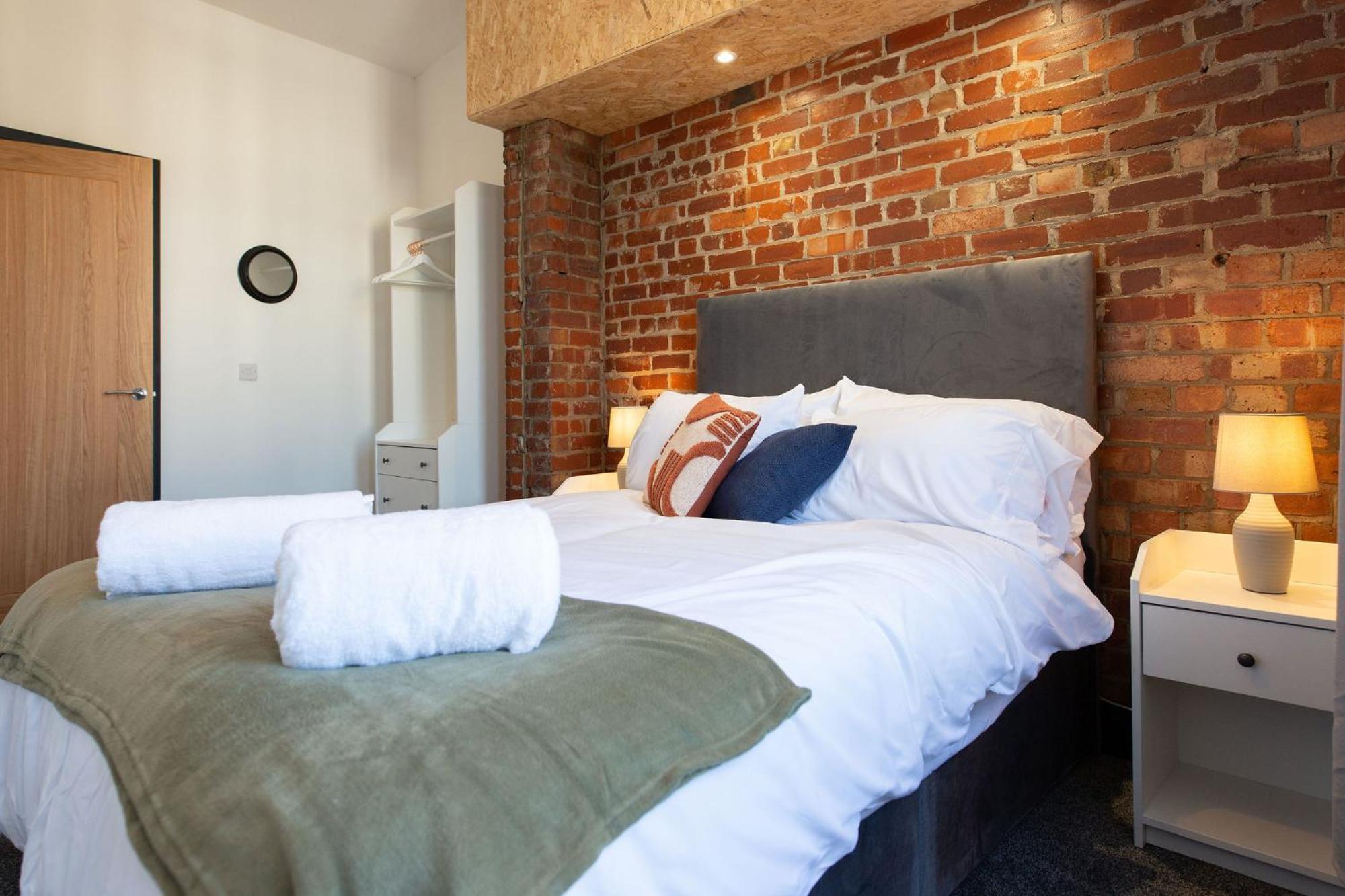 The Kingsway- 2 Bedroom Central Swansea Apartments By Stayright Extérieur photo