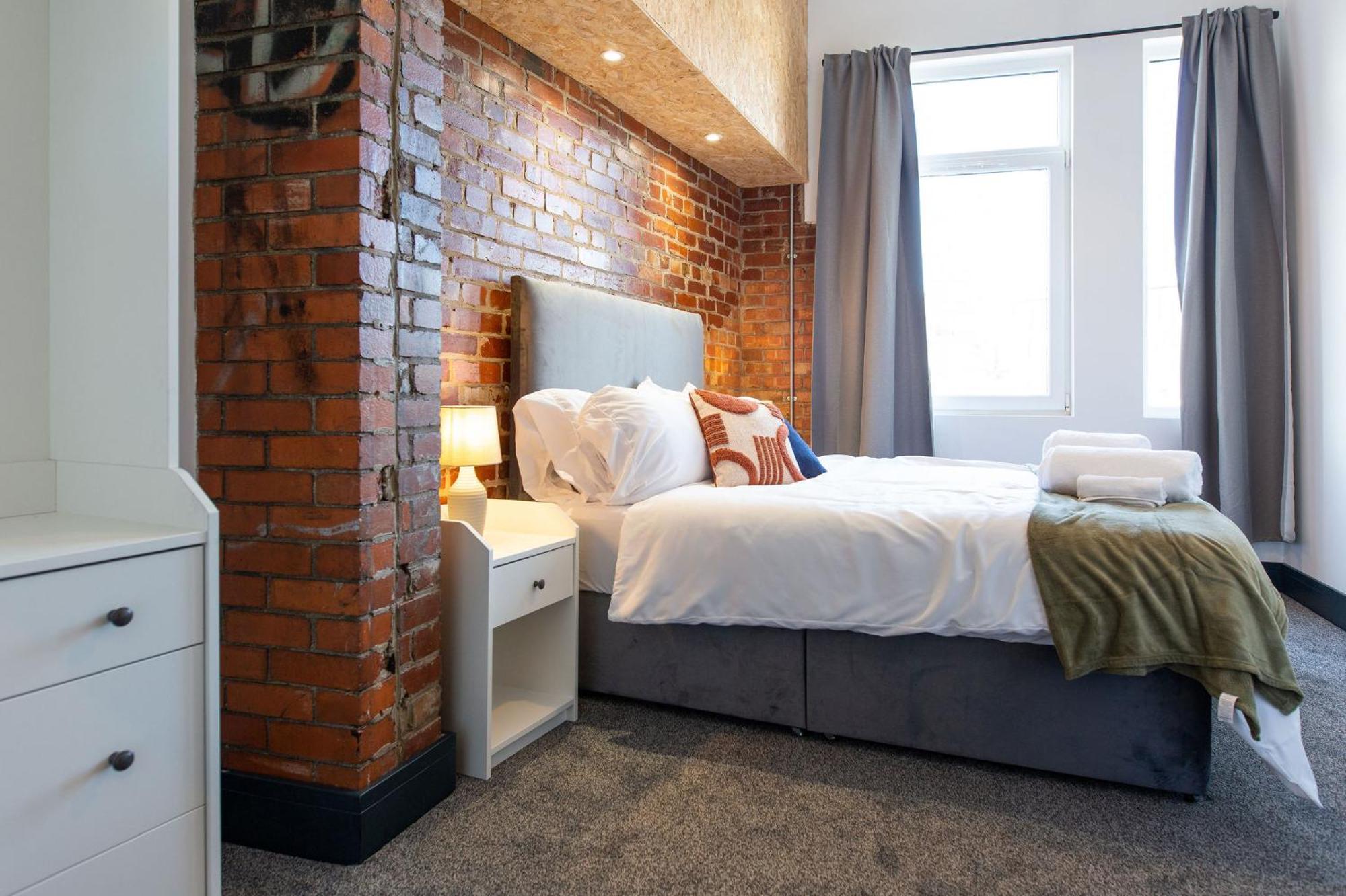 The Kingsway- 2 Bedroom Central Swansea Apartments By Stayright Extérieur photo